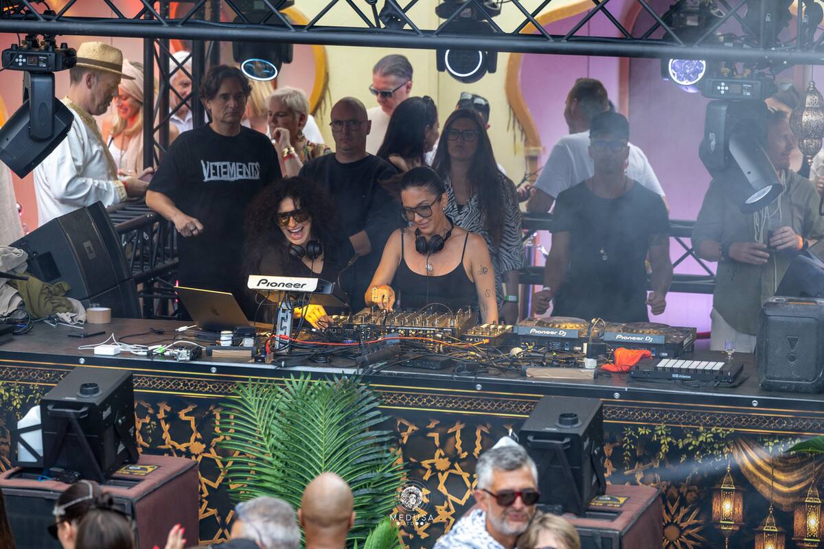 Nicole Moudaber and Anna Tur together in the DJ booth at Medusa Outdoor