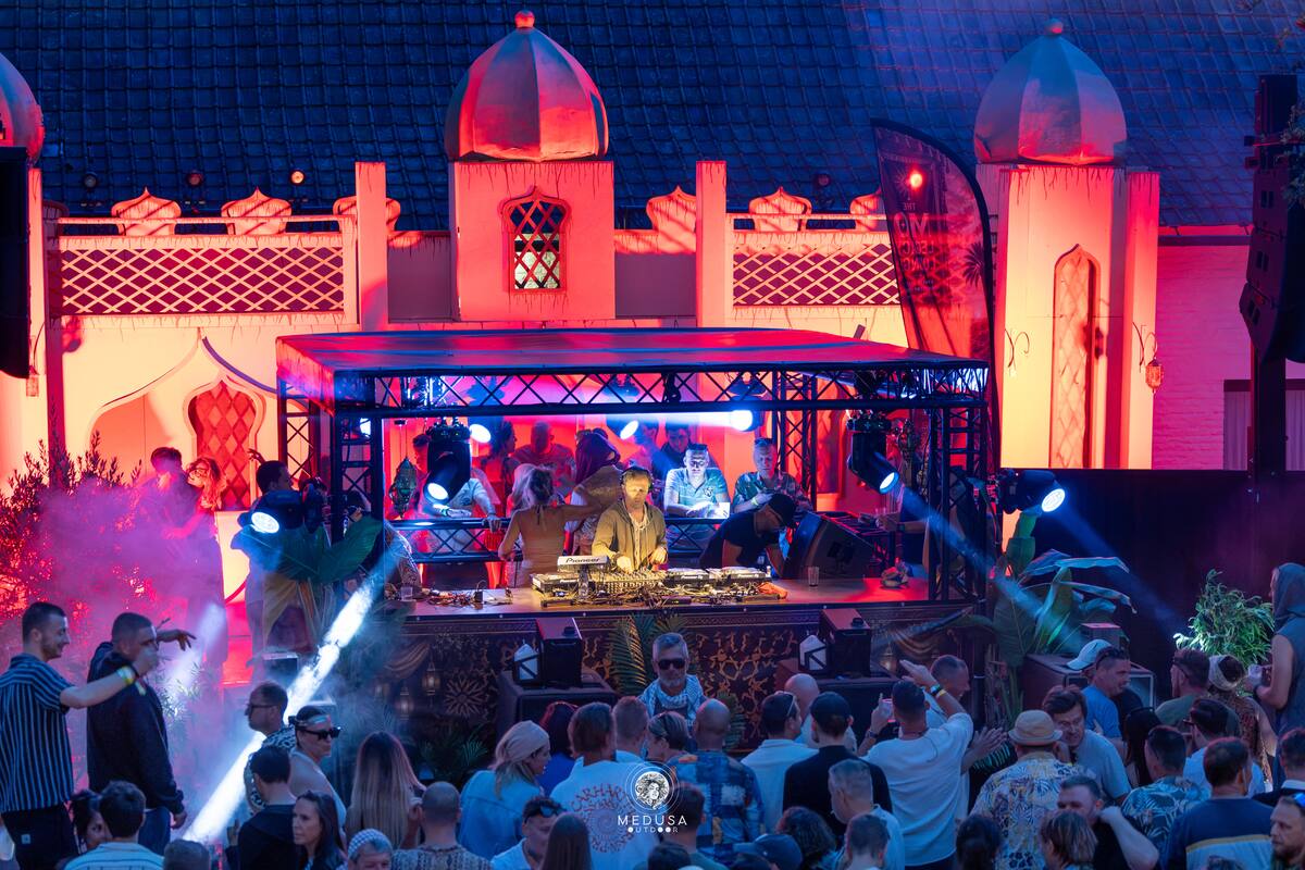 Mainstage lit up at night during the closing set at Medusa Outdoor